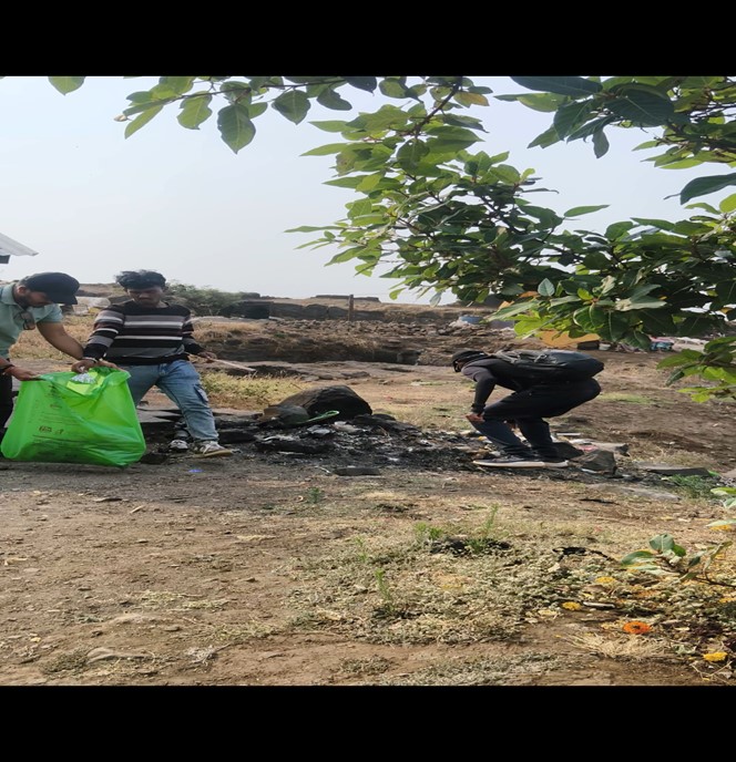 Fort (Durgraj Rajgad) Trekking &amp; Cleaning Activity